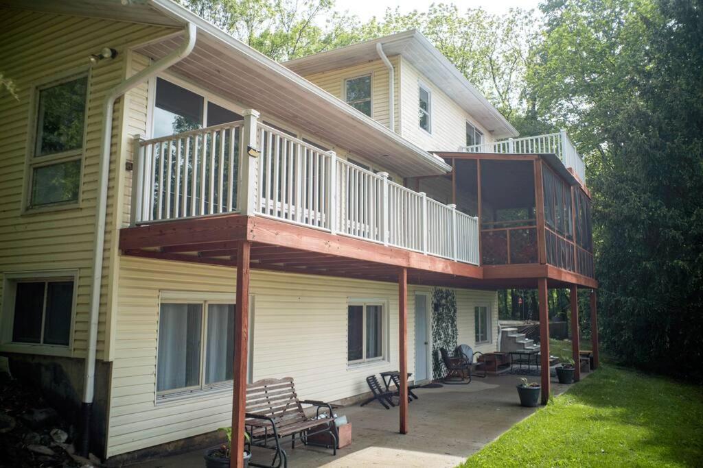 Finn'S Hideaway -Modern Family River Home Keokuk Экстерьер фото